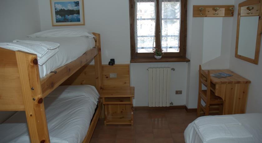 Casa Vacanze Ca' De Val Campodolcino Værelse billede