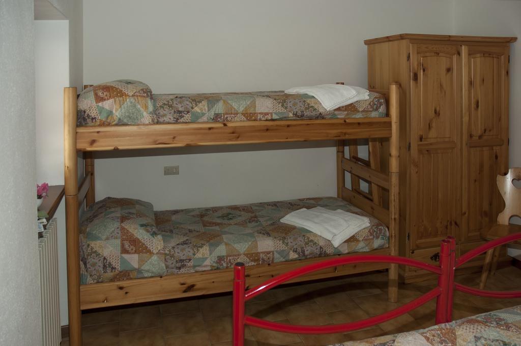 Casa Vacanze Ca' De Val Campodolcino Værelse billede