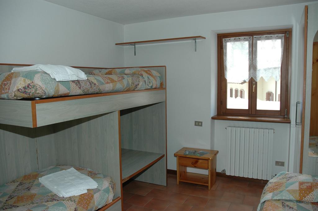 Casa Vacanze Ca' De Val Campodolcino Værelse billede