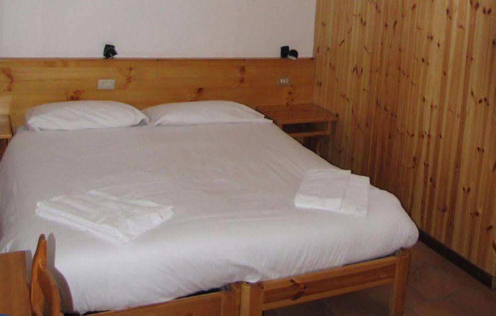 Casa Vacanze Ca' De Val Campodolcino Eksteriør billede